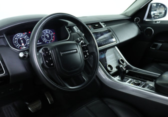 Подержанный автомобиль Land Rover Range Rover Sport 2018 года (16 фото)