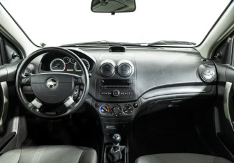 Подержанный автомобиль Chevrolet Aveo Sedan 2007 года (13 фото)