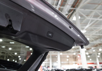Подержанный автомобиль Geely Monjaro 2023 года (31 фото)