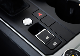 Подержанный автомобиль Volkswagen Touareg 2021 года (19 фото)