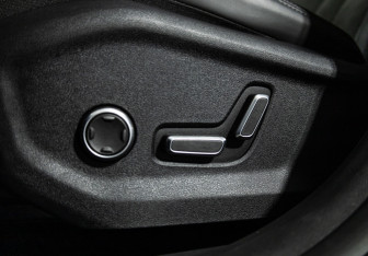 Подержанный автомобиль Geely Monjaro 2024 года (16 фото)