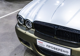 Подержанный автомобиль Jaguar XJ 2008 года (7 фото)