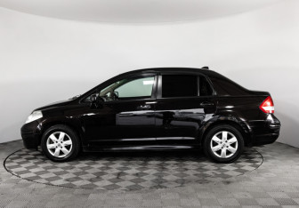 Подержанный автомобиль Nissan Tiida Sedan 2010 года (8 фото)