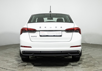 Подержанный автомобиль Skoda Rapid Liftback 2021 года (6 фото)