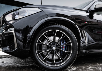 Подержанный автомобиль BMW X5 2019 года (3 фото)