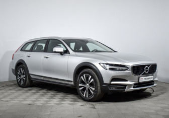 Подержанный автомобиль Volvo V90 Cross Country 2019 года (3 фото)