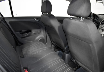 Подержанный автомобиль Opel Corsa 2008 года (15 фото)