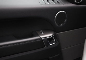 Подержанный автомобиль Land Rover Range Rover Sport 2017 года (24 фото)