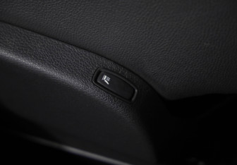 Подержанный автомобиль Renault Sandero 2014 года (17 фото)