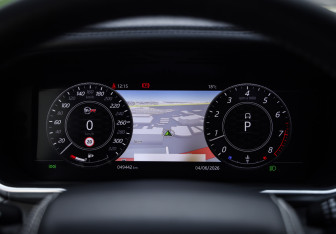 Подержанный автомобиль Land Rover Range Rover Sport 2020 года (16 фото)