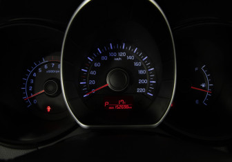 Подержанный автомобиль Kia Rio Hatchback 2013 года (13 фото)