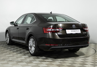 Подержанный автомобиль Skoda Superb Liftback 2017 года (7 фото)