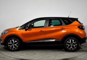 Подержанный автомобиль Renault Kaptur 2018 года (8 фото)