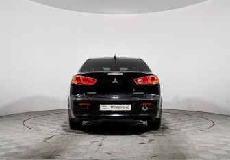 Подержанный автомобиль Mitsubishi Lancer Sedan 2009 года (6 фото)