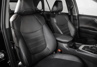 Подержанный автомобиль Toyota RAV4 2021 года (23 фото)