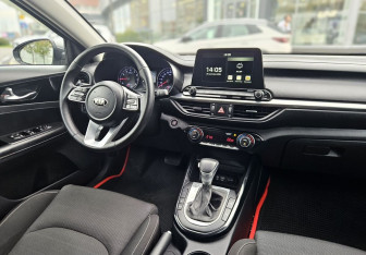 Подержанный автомобиль Kia Cerato Sedan 2021 года (13 фото)