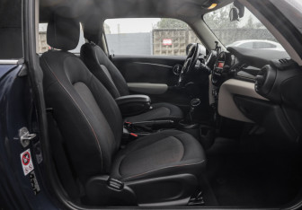 Подержанный автомобиль MINI Hatch 2016 года (20 фото)