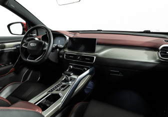 Подержанный автомобиль Geely Coolray 2023 года (9 фото)