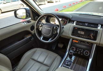 Подержанный автомобиль Land Rover Range Rover Sport 2020 года (13 фото)