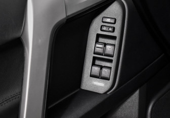 Подержанный автомобиль Toyota Land Cruiser Prado 2021 года (10 фото)