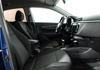 Подержанный автомобиль Kia Rio Sedan 2021 года (21 фото)