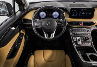 Подержанный автомобиль Hyundai Santa Fe 2021 года (11 фото)