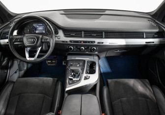 Подержанный автомобиль Audi Q7 2016 года (13 фото)