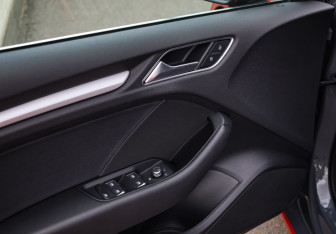 Подержанный автомобиль Audi A3 Sedan 2017 года (20 фото)