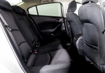 Подержанный автомобиль Mazda 3 Sedan 2013 года (15 фото)