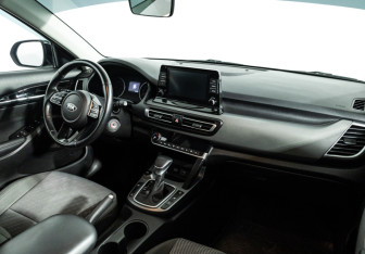 Подержанный автомобиль Kia Seltos 2021 года (9 фото)