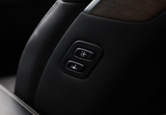 Подержанный автомобиль Genesis G90 2020 года (26 фото)