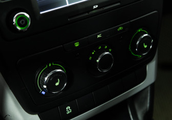Подержанный автомобиль Skoda Yeti 2012 года (16 фото)