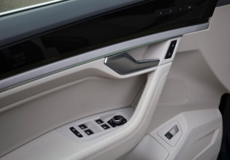 Подержанный автомобиль Volkswagen Touareg 2021 года (14 фото)