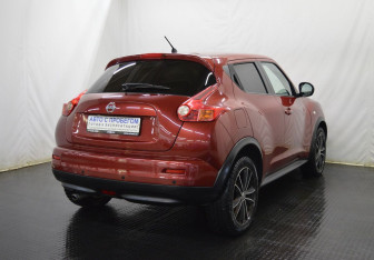 Подержанный автомобиль Nissan Juke 2013 года (5 фото)