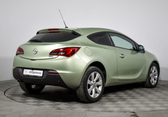 Подержанный автомобиль Opel Astra Hatchback 2011 года (5 фото)