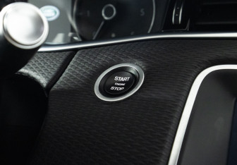 Подержанный автомобиль Land Rover Range Rover Evoque 2019 года (18 фото)