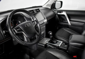 Подержанный автомобиль Toyota Land Cruiser Prado 2021 года (9 фото)