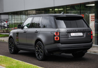 Подержанный автомобиль Land Rover Range Rover 2020 года (8 фото)