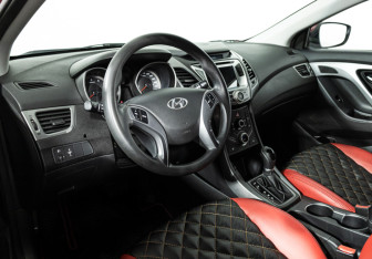 Подержанный автомобиль Hyundai Elantra Sedan 2015 года (11 фото)