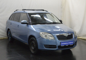 Подержанный автомобиль Skoda Fabia Wagon 2008 года (3 фото)