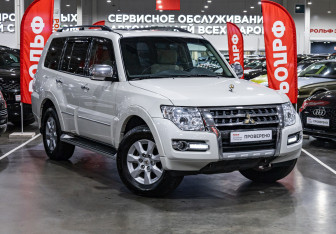 Подержанный автомобиль Mitsubishi Pajero 2021 года (4 фото)