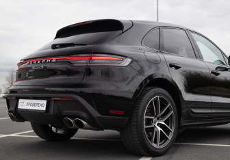 Подержанный автомобиль Porsche Macan 2021 года (12 фото)
