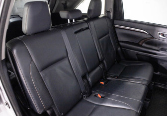Подержанный автомобиль Toyota Highlander 2015 года (13 фото)