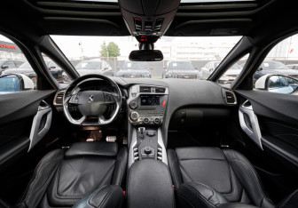 Подержанный автомобиль Citroen DS5 2013 года (9 фото)