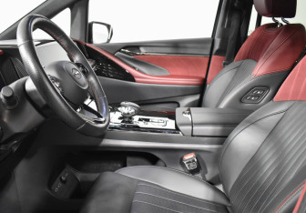 Подержанный автомобиль GAC M8 2024 года (10 фото)