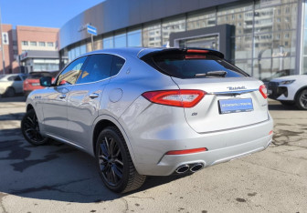 Подержанный автомобиль Maserati Levante 2018 года (6 фото)