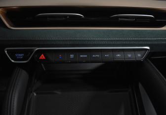 Подержанный автомобиль Geely Monjaro 2023 года (19 фото)