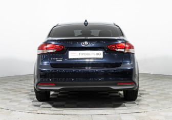 Подержанный автомобиль Kia Cerato Sedan 2018 года (6 фото)