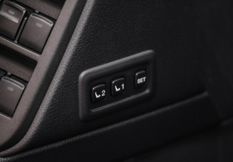 Подержанный автомобиль Toyota Land Cruiser Prado 2018 года (26 фото)