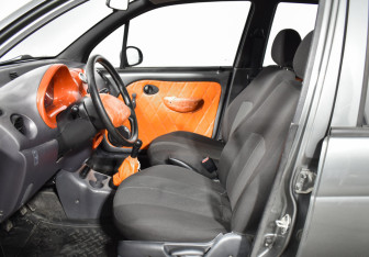 Подержанный автомобиль Daewoo Matiz 2012 года (10 фото)